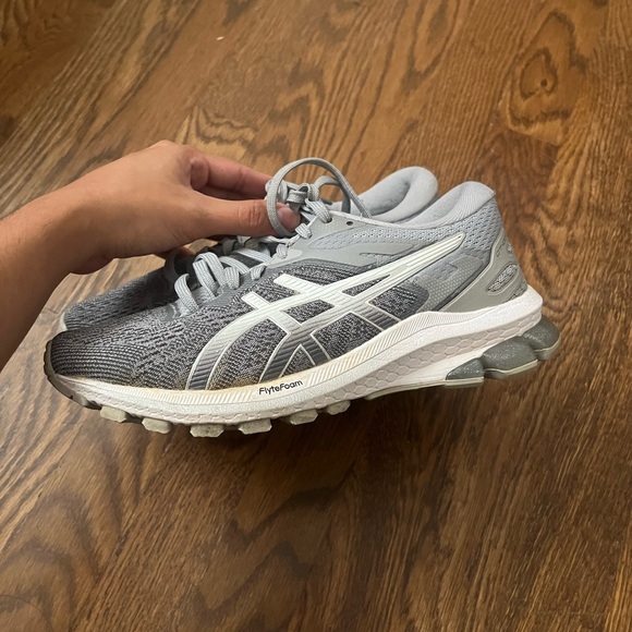 ASICS running shoes size 5 in womens - Picture 4 of 6